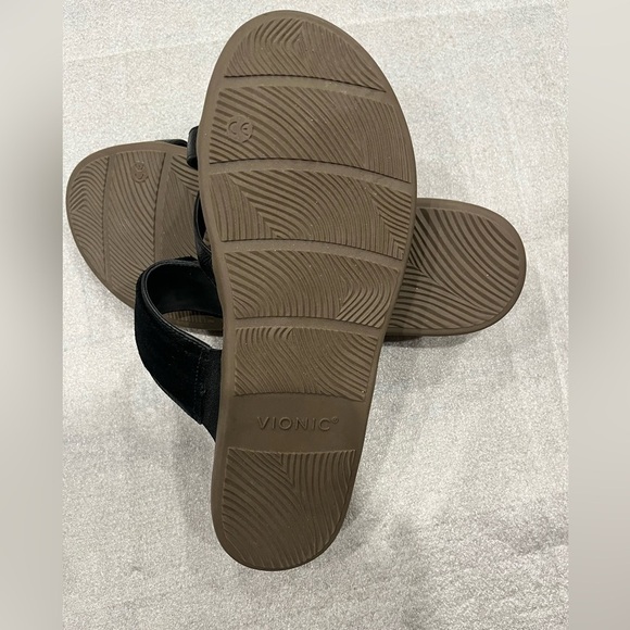[US10]Vionic Landyn Black and Tan Sandals NWOT - Picture 5 of 6